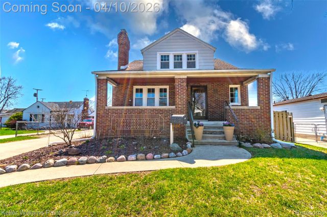 7392 Voerner Avenue, Center Line, MI 48015