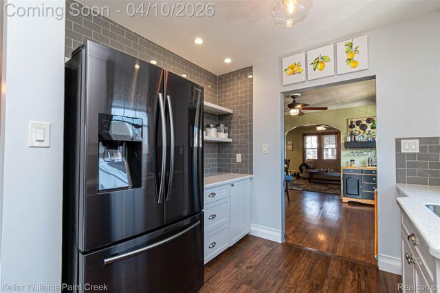 7392 Voerner Avenue, Center Line, MI 48015