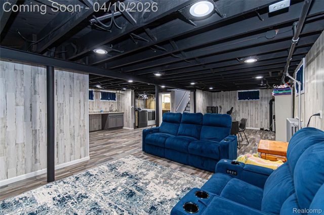 7392 Voerner Avenue, Center Line, MI 48015