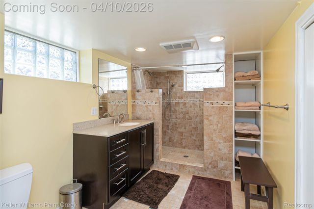 7392 Voerner Avenue, Center Line, MI 48015