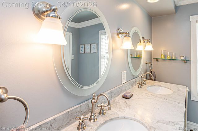 7392 Voerner Avenue, Center Line, MI 48015