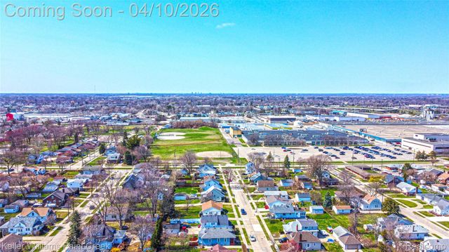 7392 Voerner Avenue, Center Line, MI 48015
