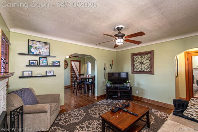7392 Voerner Avenue, Center Line, MI 48015