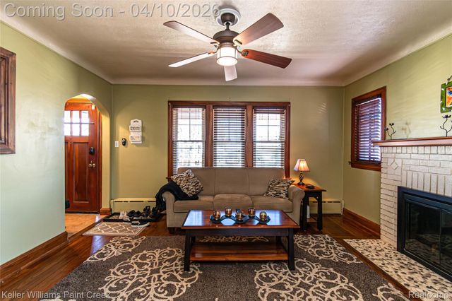 7392 Voerner Avenue, Center Line, MI 48015