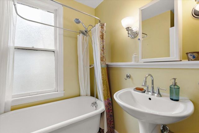 20 Fuller Avenue Se, City Of Grand Rapids, MI 49506