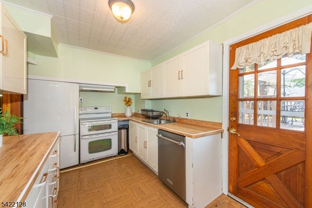 51 W Shore Trl, Sparta Twp., NJ 07871