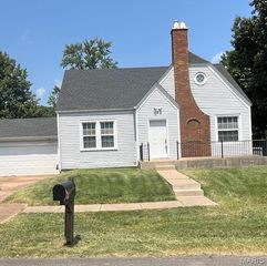 909 Burgos Street, St Louis, MO 63138