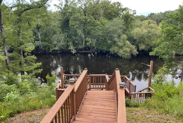 84 N Easy Street, Sopchoppy, FL 32358