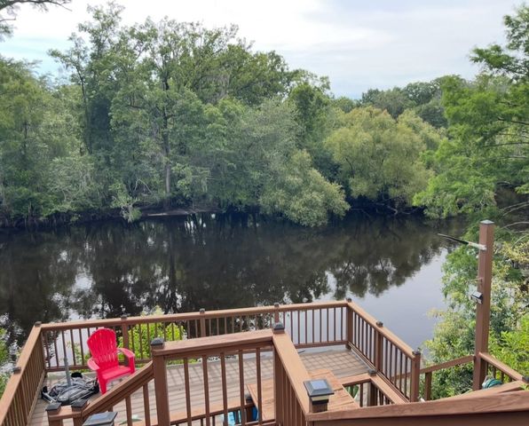 84 N Easy Street, Sopchoppy, FL 32358