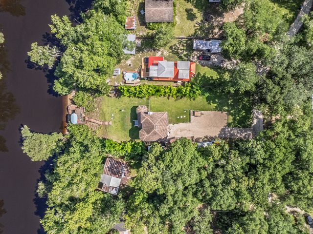 84 N Easy Street, Sopchoppy, FL 32358