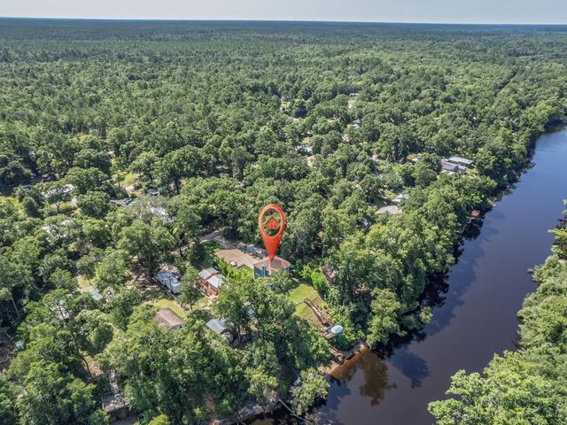 84 N Easy Street, Sopchoppy, FL 32358