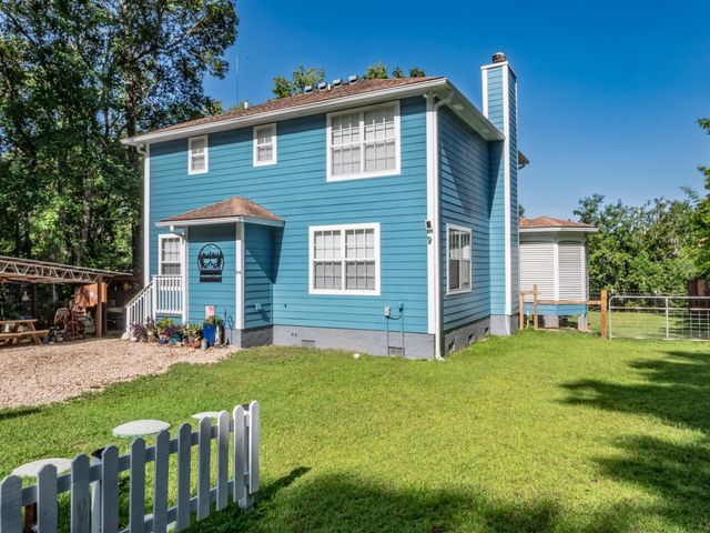 84 N Easy Street, Sopchoppy, FL 32358