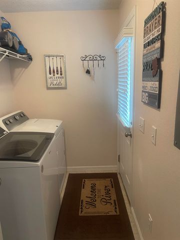 84 N Easy Street, Sopchoppy, FL 32358