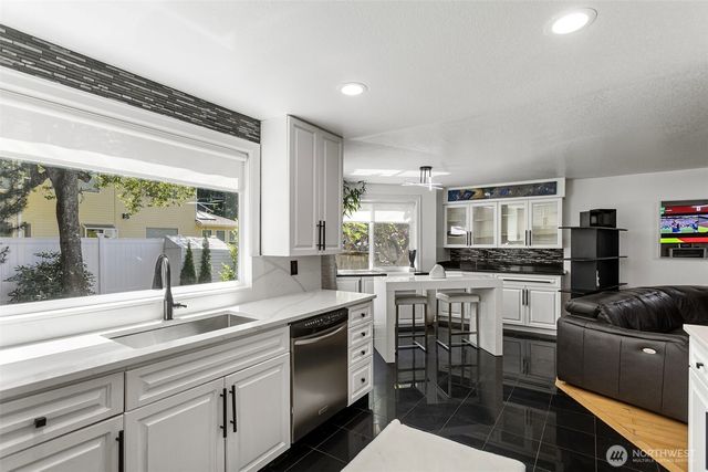 12737 NE 97th Place, Kirkland, WA 98033