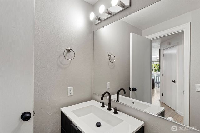 12737 NE 97th Place, Kirkland, WA 98033