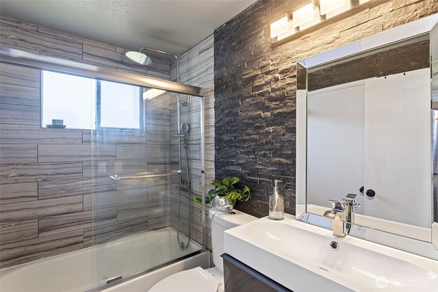 12737 NE 97th Place, Kirkland, WA 98033