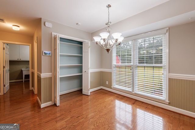 585 W Crossville Road, Roswell, GA 30075