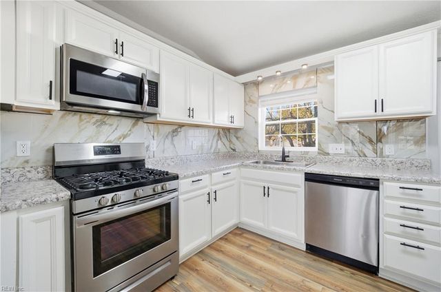 26 Downes St ST, Hampton, VA 23663