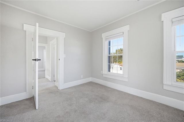 26 Downes St ST, Hampton, VA 23663