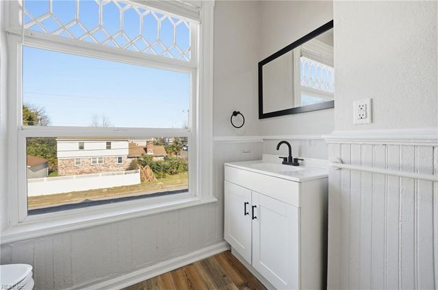 26 Downes St ST, Hampton, VA 23663