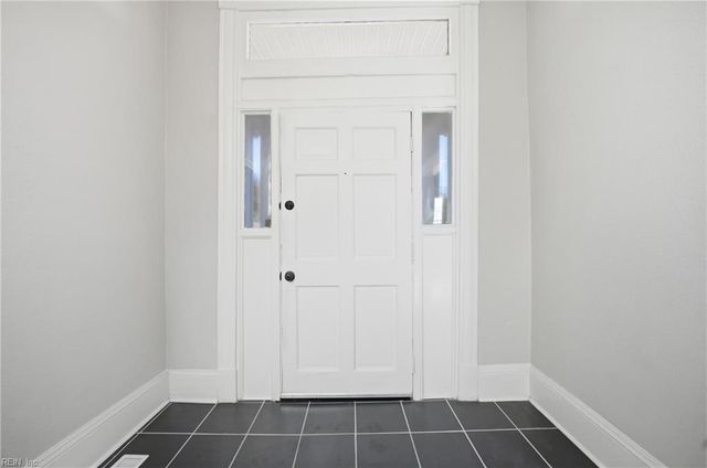 26 Downes St ST, Hampton, VA 23663