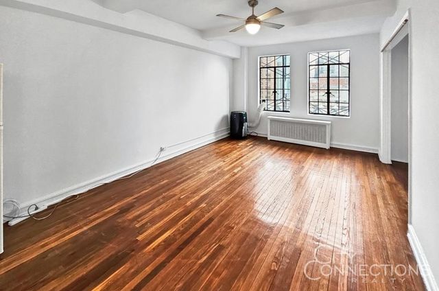 320 E 42nd St Apt 2004, New York City, NY 10017