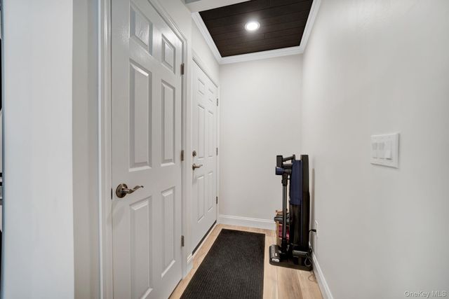 154 W End Avenue, Shirley, NY 11967