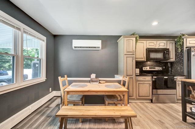 154 W End Avenue, Shirley, NY 11967