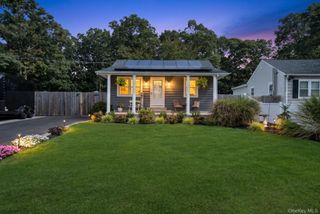 154 W End Avenue, Shirley, NY 11967