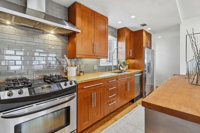 381 Cherrywood Ave, San Leandro, CA 94577