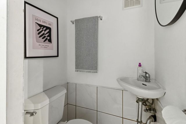 381 Cherrywood Ave, San Leandro, CA 94577