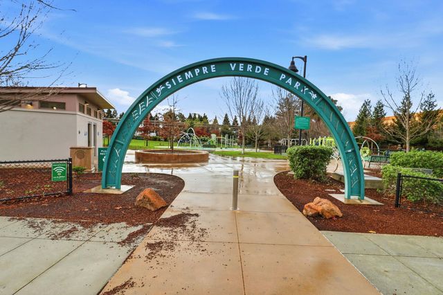 381 Cherrywood Ave, San Leandro, CA 94577