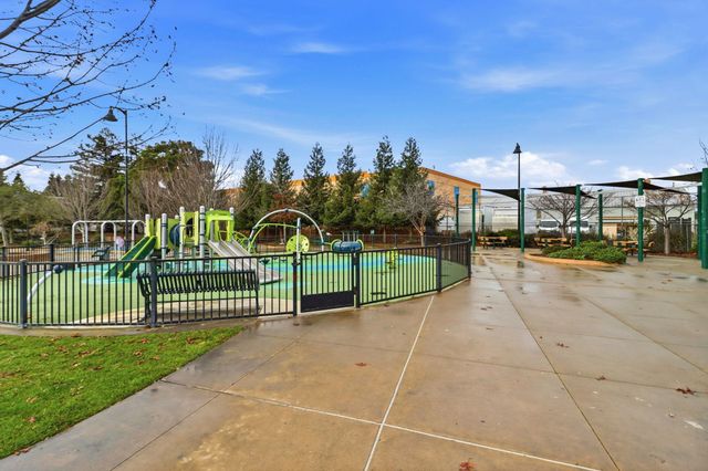 381 Cherrywood Ave, San Leandro, CA 94577