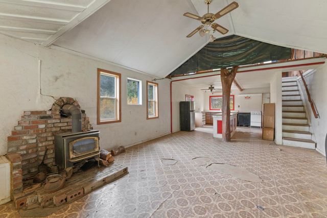 1480 Bridge Lane, Wolf Creek, OR 97497