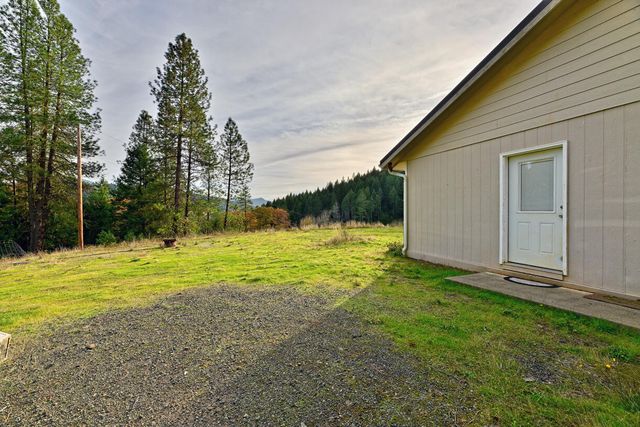 1480 Bridge Lane, Wolf Creek, OR 97497