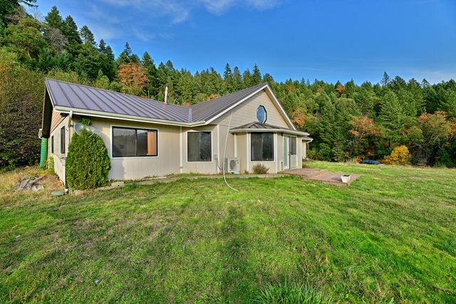 1480 Bridge Lane, Wolf Creek, OR 97497