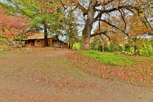 1480 Bridge Lane, Wolf Creek, OR 97497