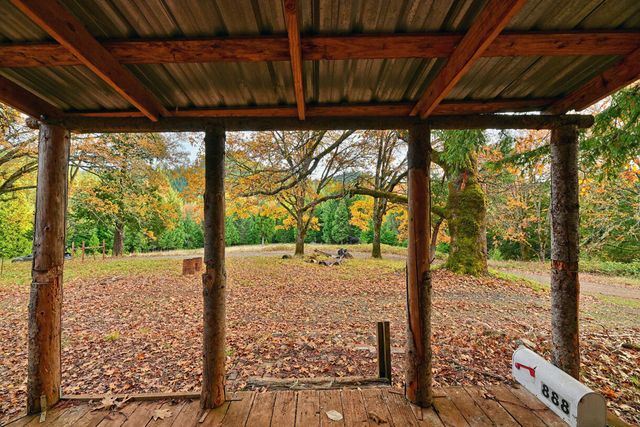 1480 Bridge Lane, Wolf Creek, OR 97497