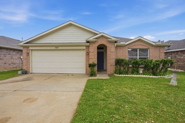 8424 Horse Whisper Lane, Fort Worth, TX 76131