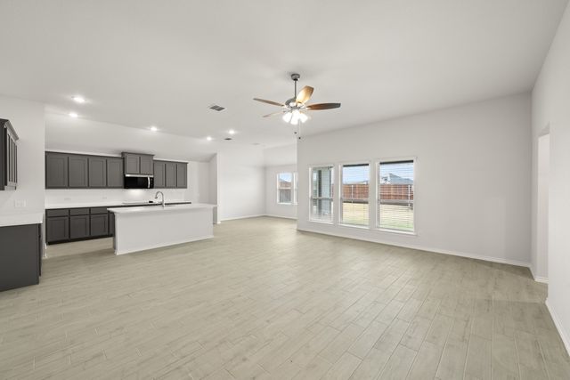 1184 Oak Spring Drive, Burleson, TX 76028