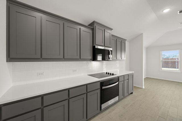 1184 Oak Spring Drive, Burleson, TX 76028