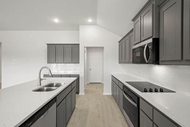 1184 Oak Spring Drive, Burleson, TX 76028