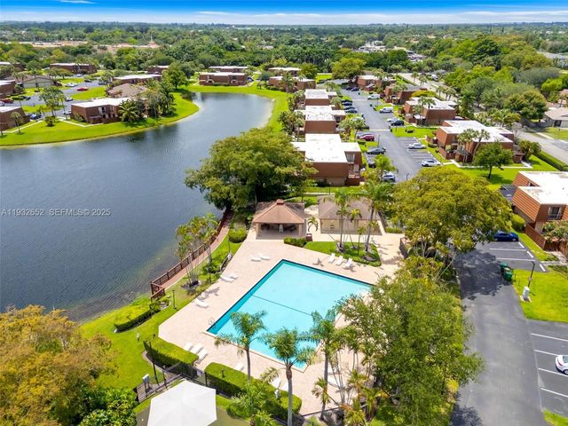 11903 SW 11th Ct, Davie, FL 33325