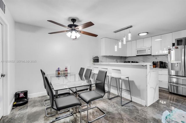 11903 SW 11th Ct, Davie, FL 33325