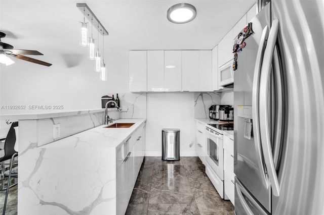 11903 SW 11th Ct, Davie, FL 33325