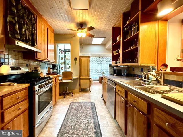 802 W 24TH ST, Wilmington, DE 19802