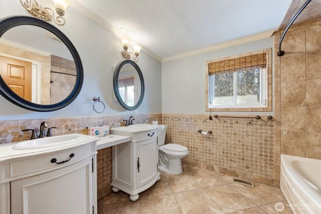 20310 5th Avenue NW, Shoreline, WA 98177