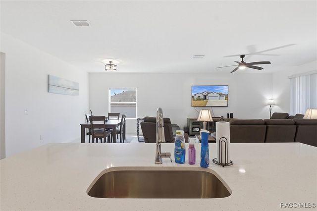 13065 House Finch Road, Weeki Wachee, FL 34614