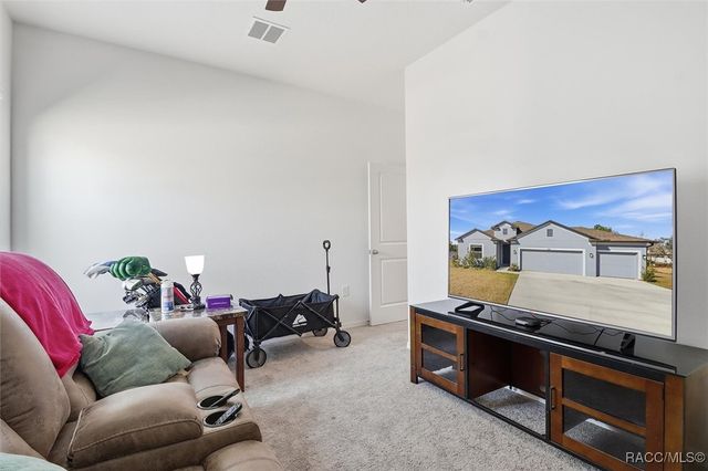 13065 House Finch Road, Weeki Wachee, FL 34614