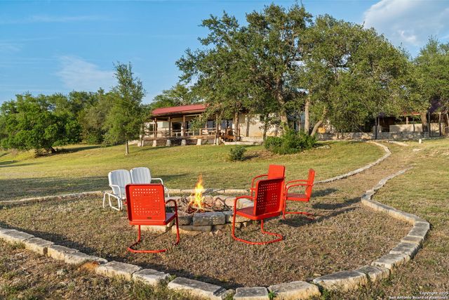 492 Billy Sisson, Johnson City, TX 78636